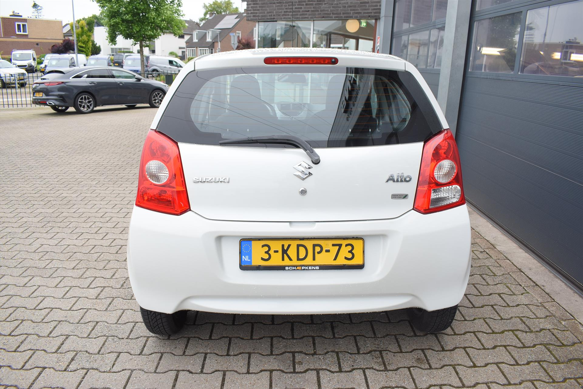 48672320-11.jpg