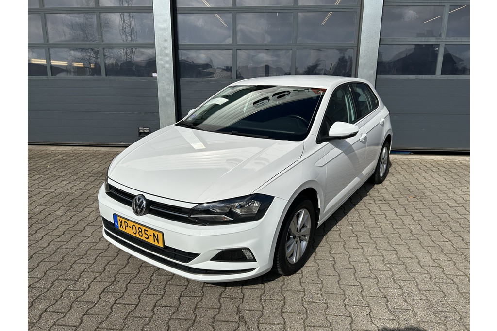 52957674-37.jpg