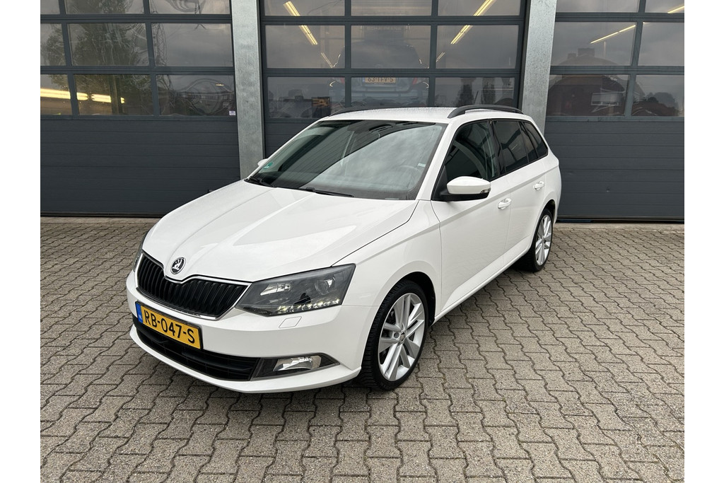 52643520-26.jpg